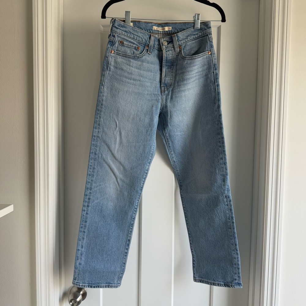 Levi's Womens Light Blue Wedgie Straight